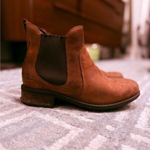 UGG Women’s Bonham Tan Leather Ankle Boots - Size 8